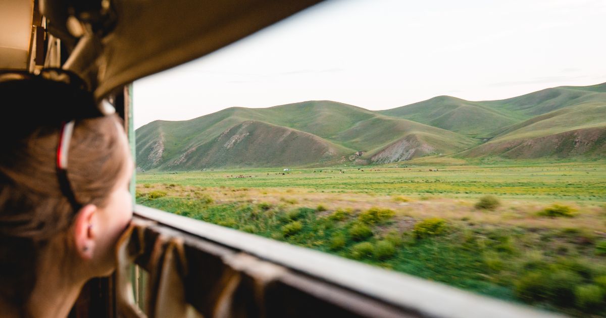 踏上西伯利亞大鐵路之旅,欣賞沿途俄羅斯風光。