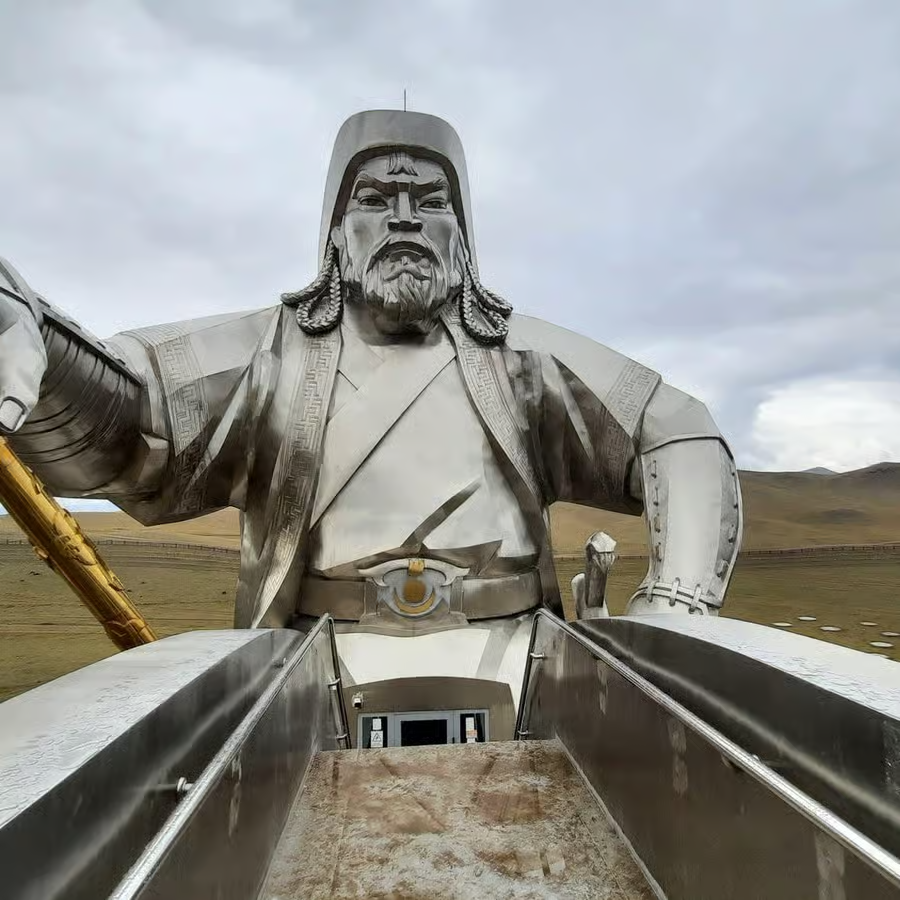 成吉思汗雕像紀念館